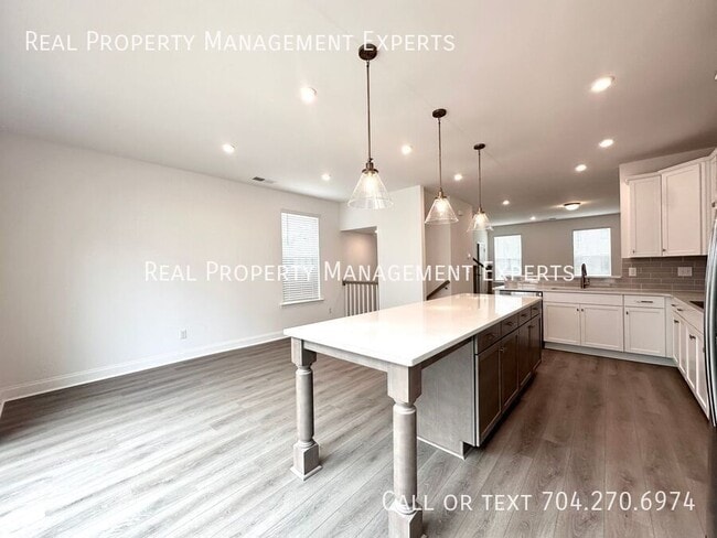 Building Photo - 15328 Ballancroft Pkwy