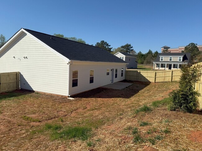 Building Photo - 261 Charlotte Cir