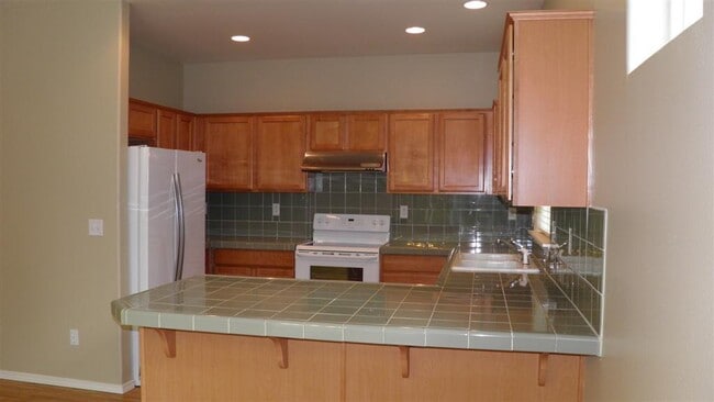 Building Photo - 2867 NE Sedalia Loop