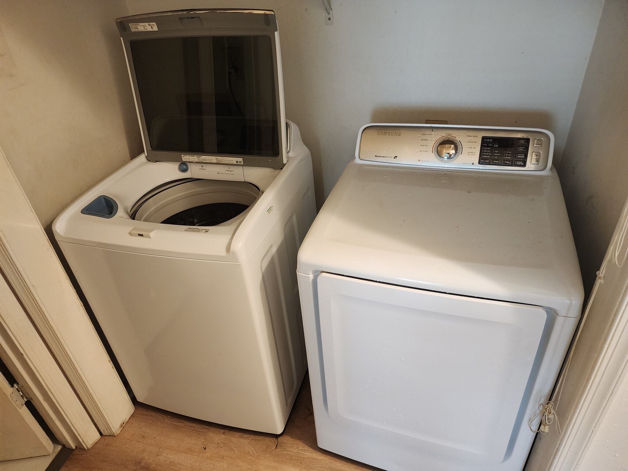 Laundry - 2084 Rock Lake Loop