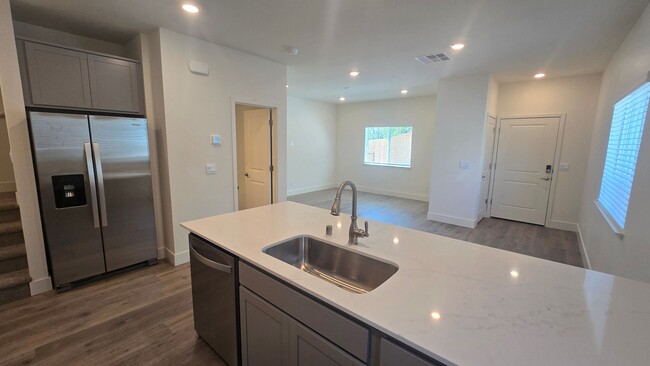 Building Photo - Brand New NW Reno Townhome