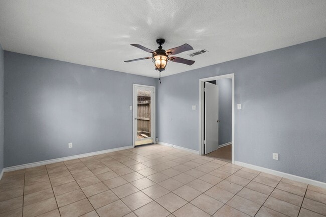 Building Photo - 7405 Carver Ave