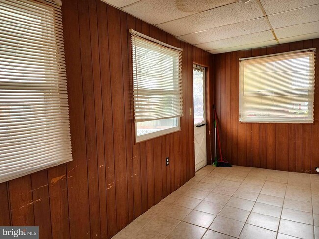 Building Photo - 203 Wilden Dr