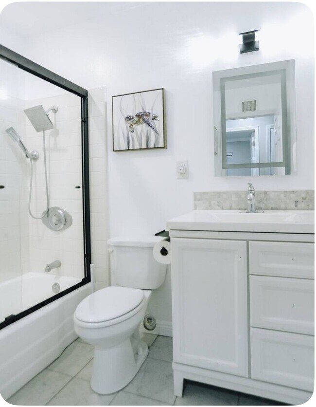 Building Photo - Furnished Home in HB