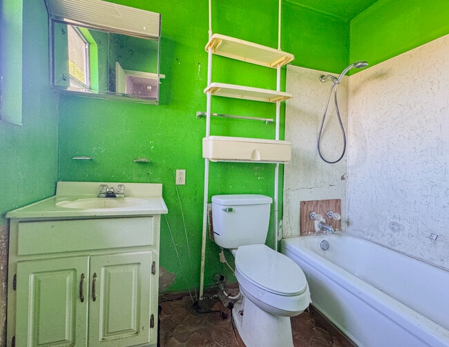 Building Photo - 407 Nugier Ave