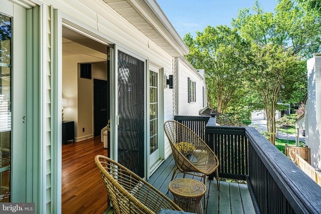 Building Photo - 4817 Chevy Chase Blvd