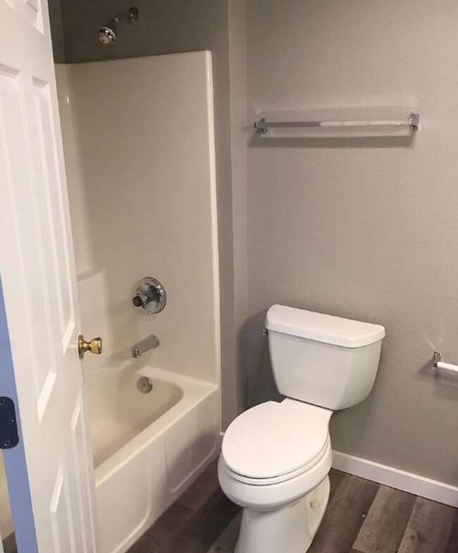 Building Photo - 2743 NE Mesa Ct