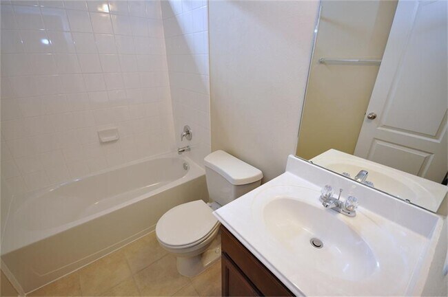 Building Photo - HOME WITH ALL THE UPGRADES! 4 BEDROOM 3 BATH