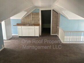 Building Photo - 532 Cypress Ave