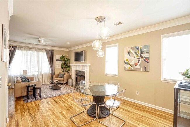 Building Photo - 83 Richmond St SE