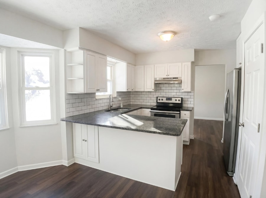 Building Photo - 6571 Schenk Ave