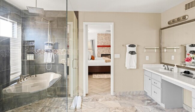 Building Photo - 11264 N 128th Pl