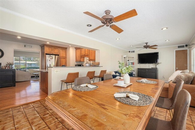 Building Photo - 4307 S Thatcher Ave