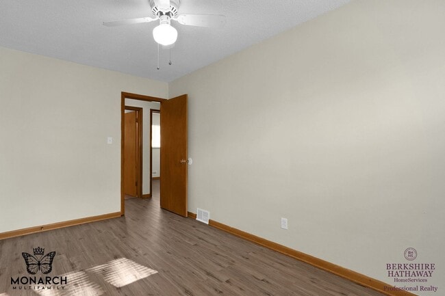 Building Photo - 3 Bedroom Home For Rent