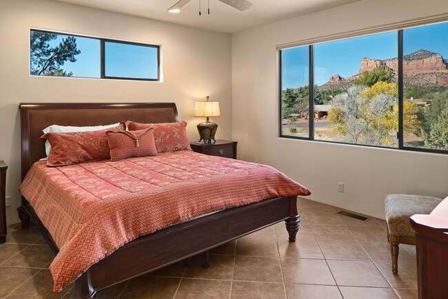 Building Photo - HOUSE - VILLAGE OF OAK CREEK - LAS PIEDRAS