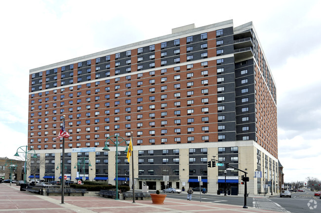 Building Photo - Skyview Apartments at Carriage City Plaza