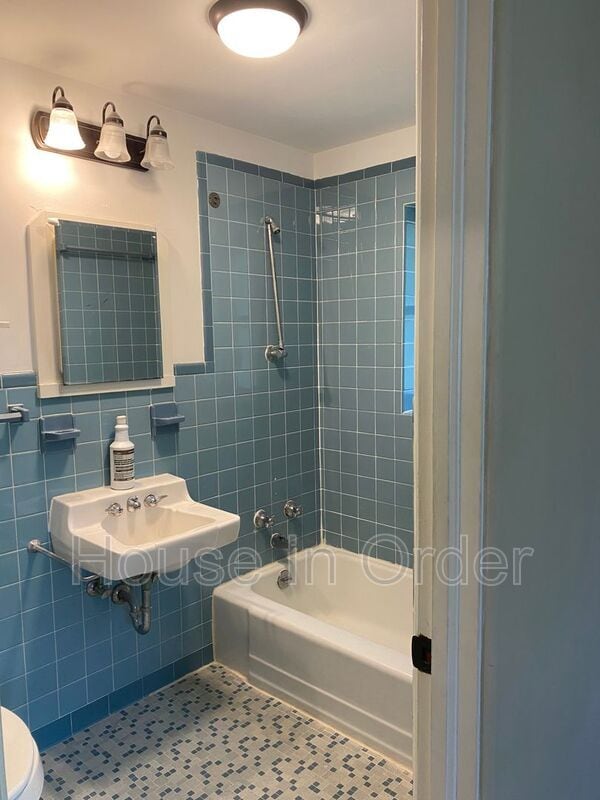 Building Photo - 30 Edgemont Rd