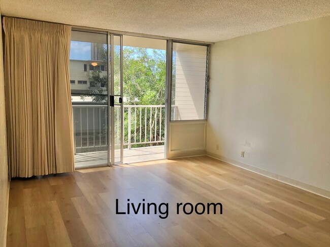 Building Photo - Citron Villa, 1 bdrm, 1 bath, 1 covered pk...