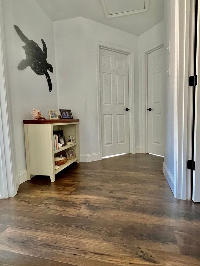 Building Photo - 4BD/2.5BA Gorgeous Home with Fence Backyar...