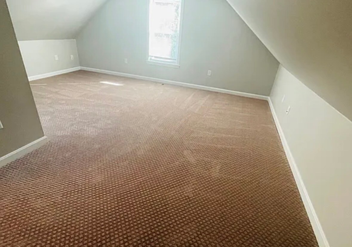 Building Photo - 10 Bradford St