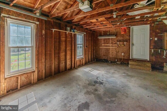 Building Photo - 428 Ingleside Dr
