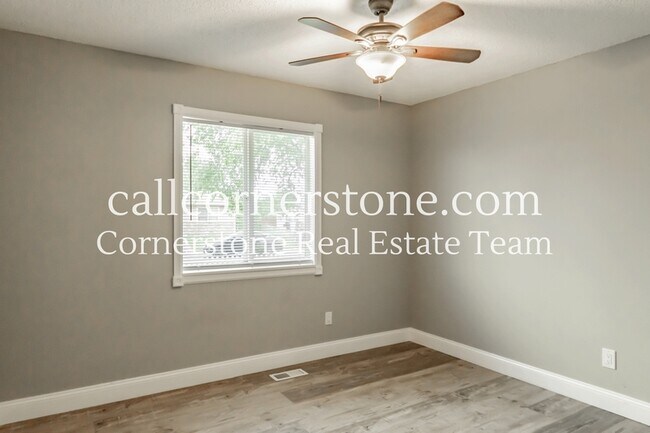 Building Photo - 2525 Nadine Dr