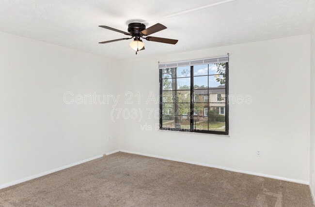 Building Photo - 4400 Groombridge Way