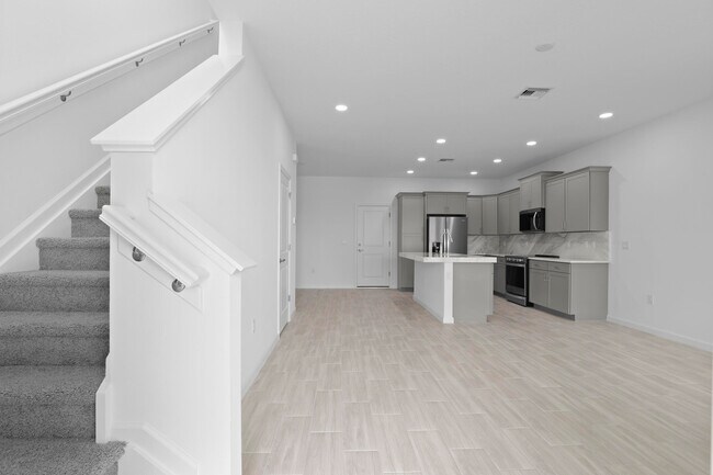 Building Photo - 4616 Longwood Lk Sq