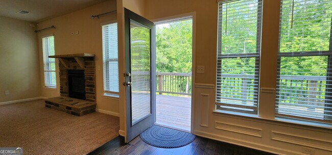 Building Photo - 525 Twelve Oaks Dr