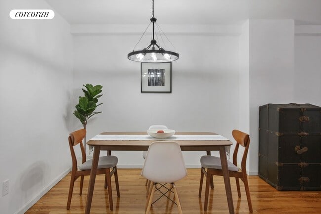 Building Photo - 104 Clifton Pl