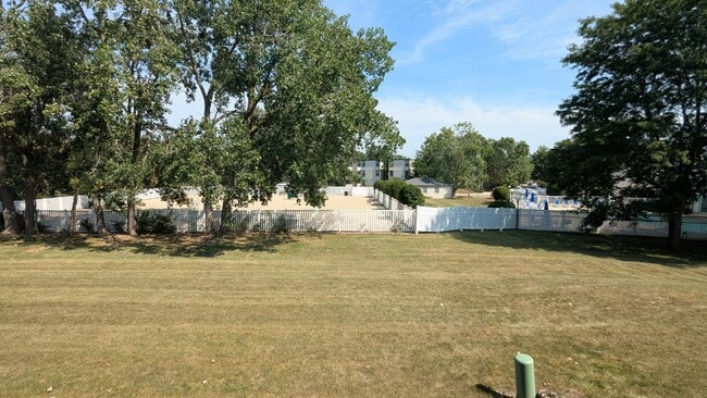 Building Photo - 2380 Discovery Dr
