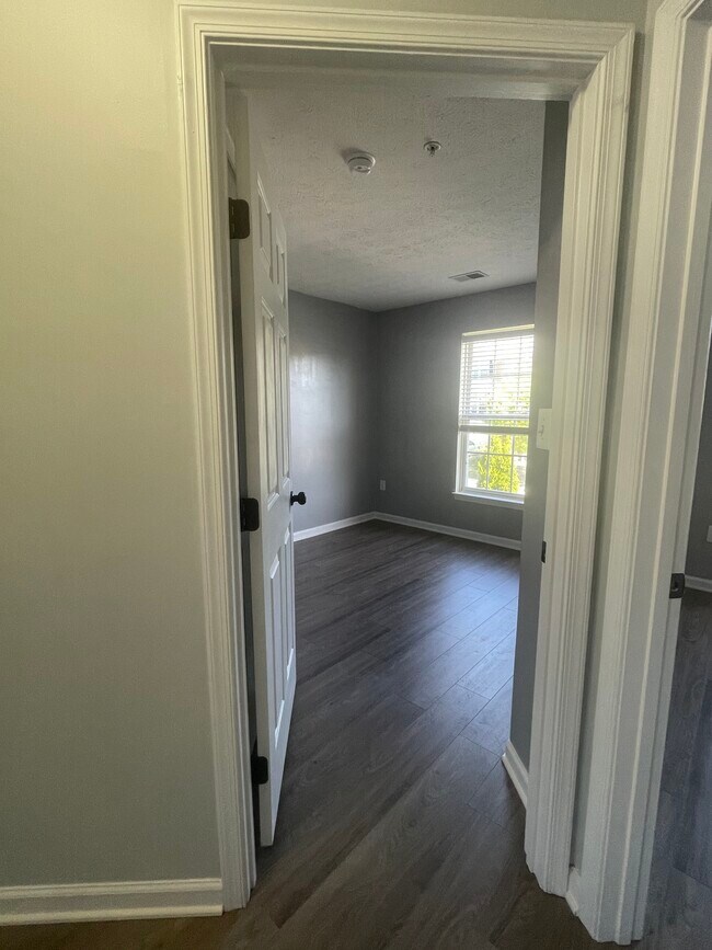 Third Room - 1409 Pangbourne Way