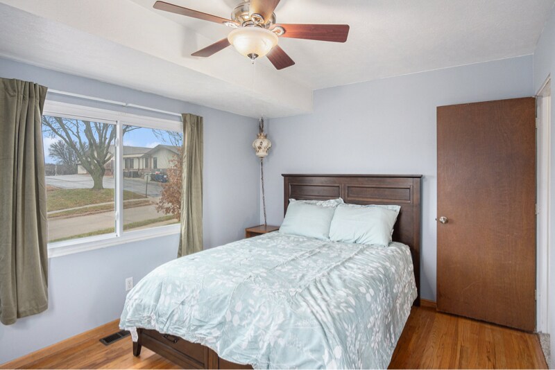 Building Photo - 9650 Sahler St