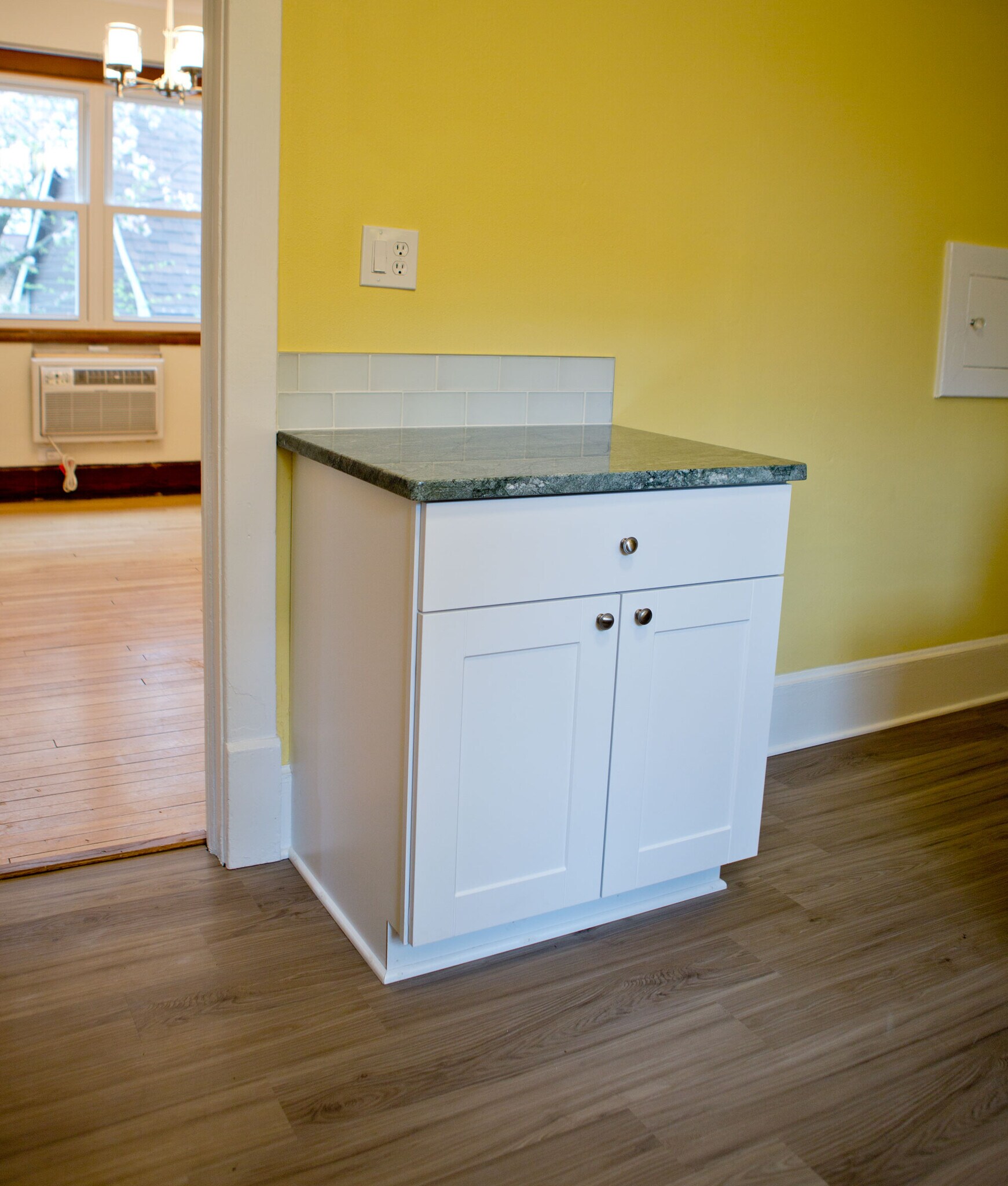 Building Photo - 225 Buell St