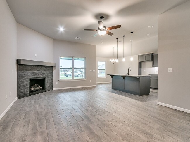 Building Photo - 1ST MONTH FREE