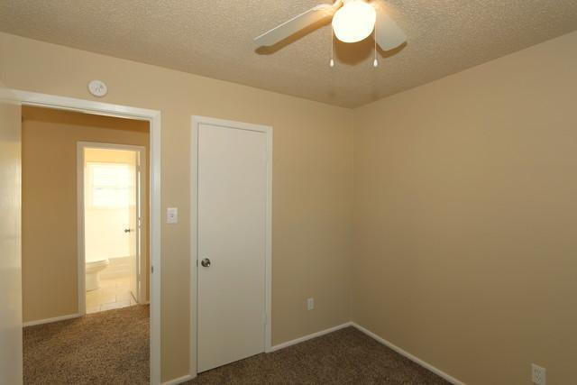 Building Photo - Half off First Full Month's Rent! /Fantastic Updated Home