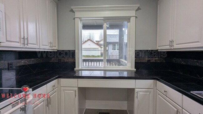 Building Photo - 4520 S Thompson Ave