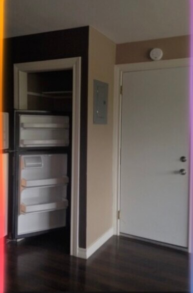 Building Photo - 501 S 4th St