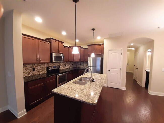 Building Photo - 105 Ambassador Private Cir