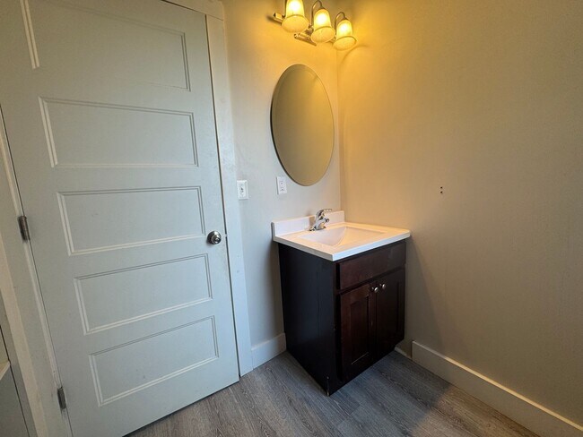 Building Photo - 1960 W 65th St