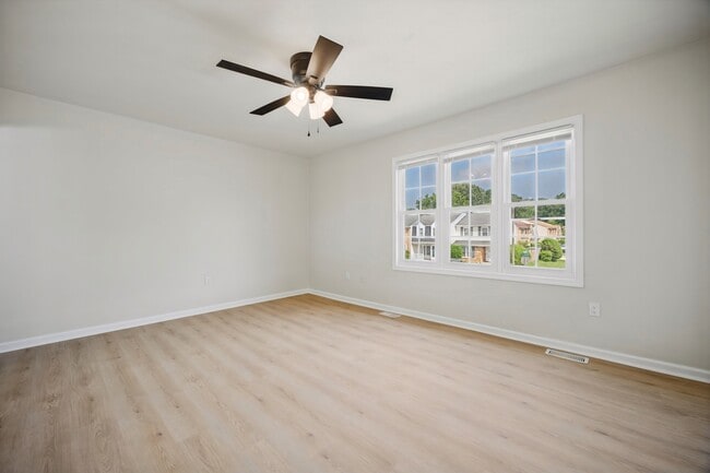 Building Photo - 5589 Campus Dr