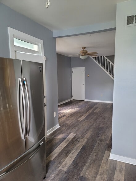 Kitchen - 3932 Howley St