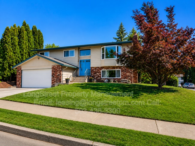 Building Photo - 794 SW Orchard Pl