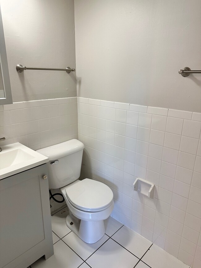 Building Photo - 525 Ryan Ln