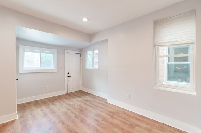 Building Photo - 5111 Willows Ave