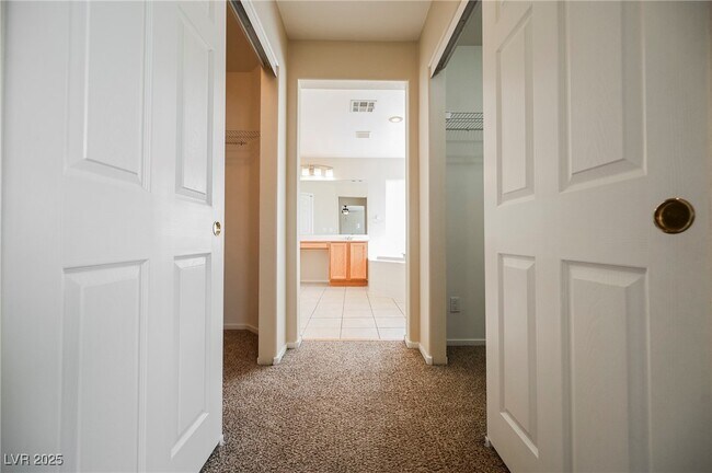 Building Photo - 4599 Deer Forest Ave