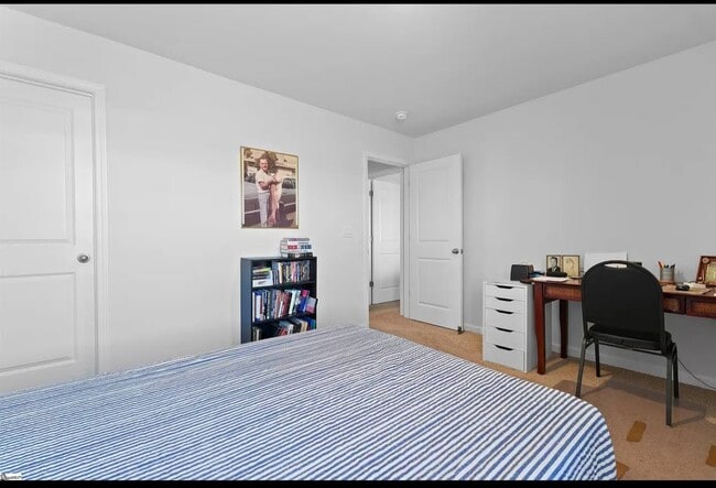 Building Photo - 211 Darrowby Wy