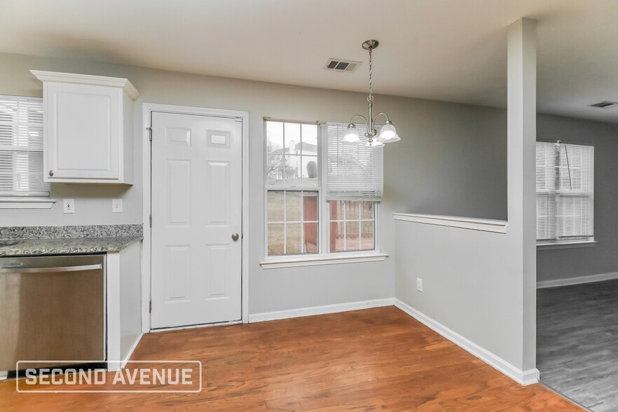 Building Photo - 5681 Spring Mill Cir