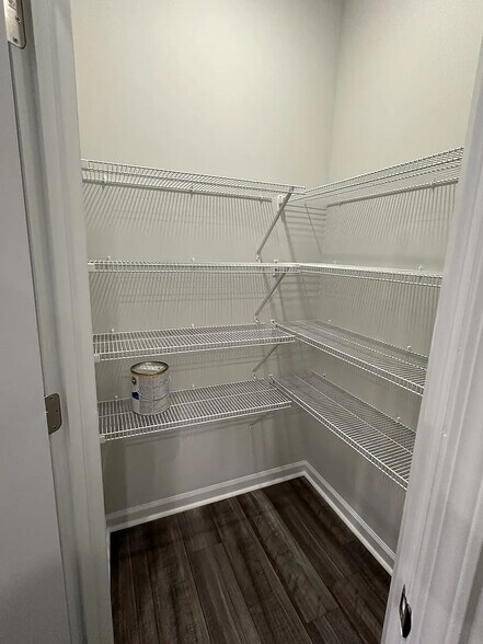 Building Photo - Room in Townhome on Kasota Ln