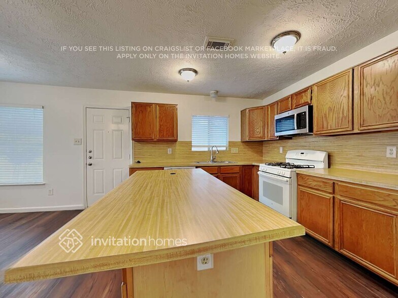 Building Photo - 19315 Bristlestar Dr
